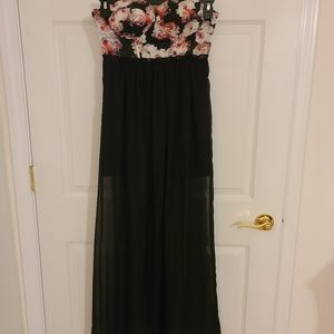 Straplesa dress